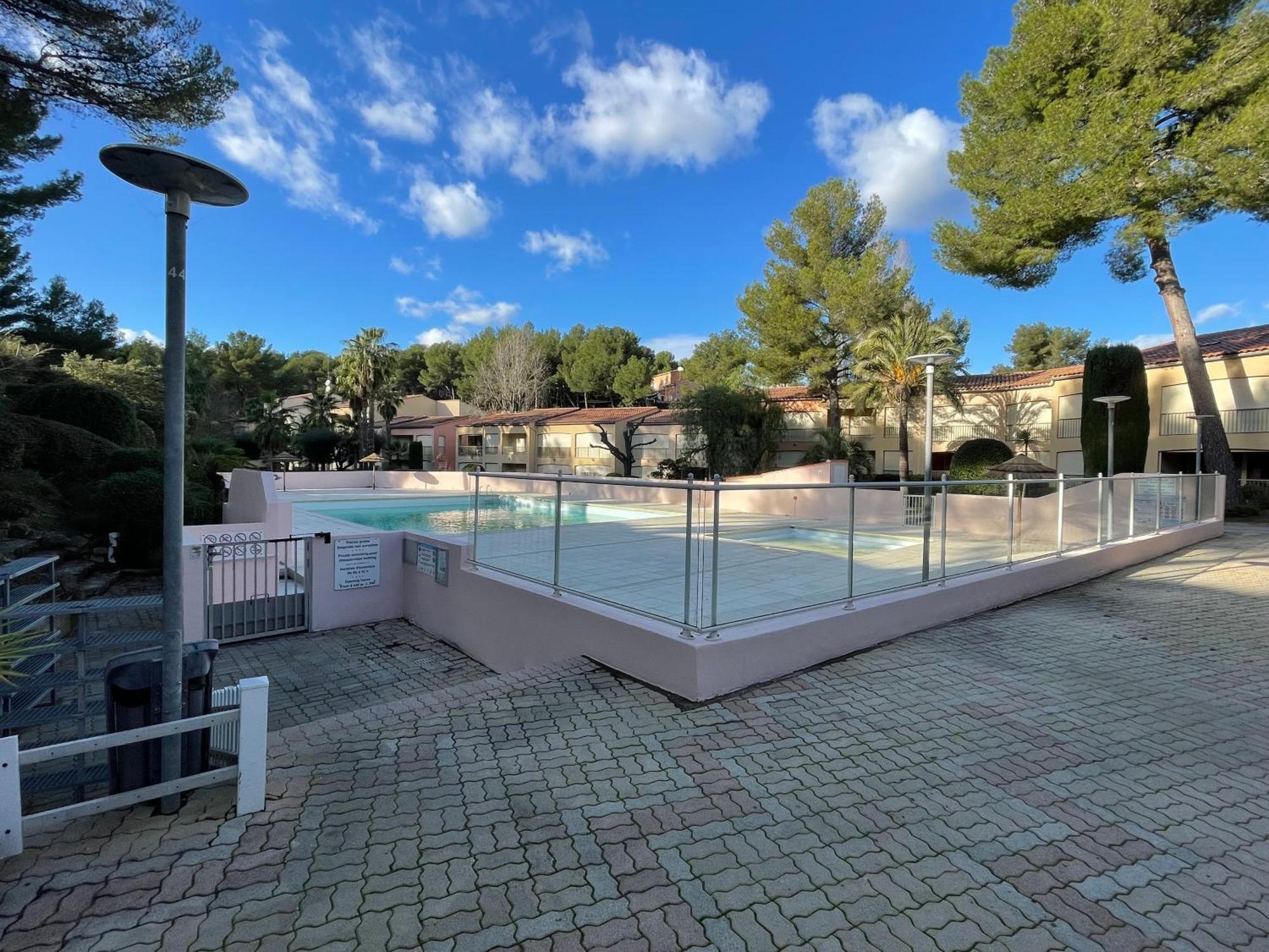 Climatise Piscine Et Proche Sanary-sur-Mer
